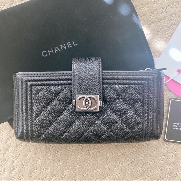 CHANEL Accessories - ⭐️RARE⭐️ Chanel Caviar Mini Boy Clutch